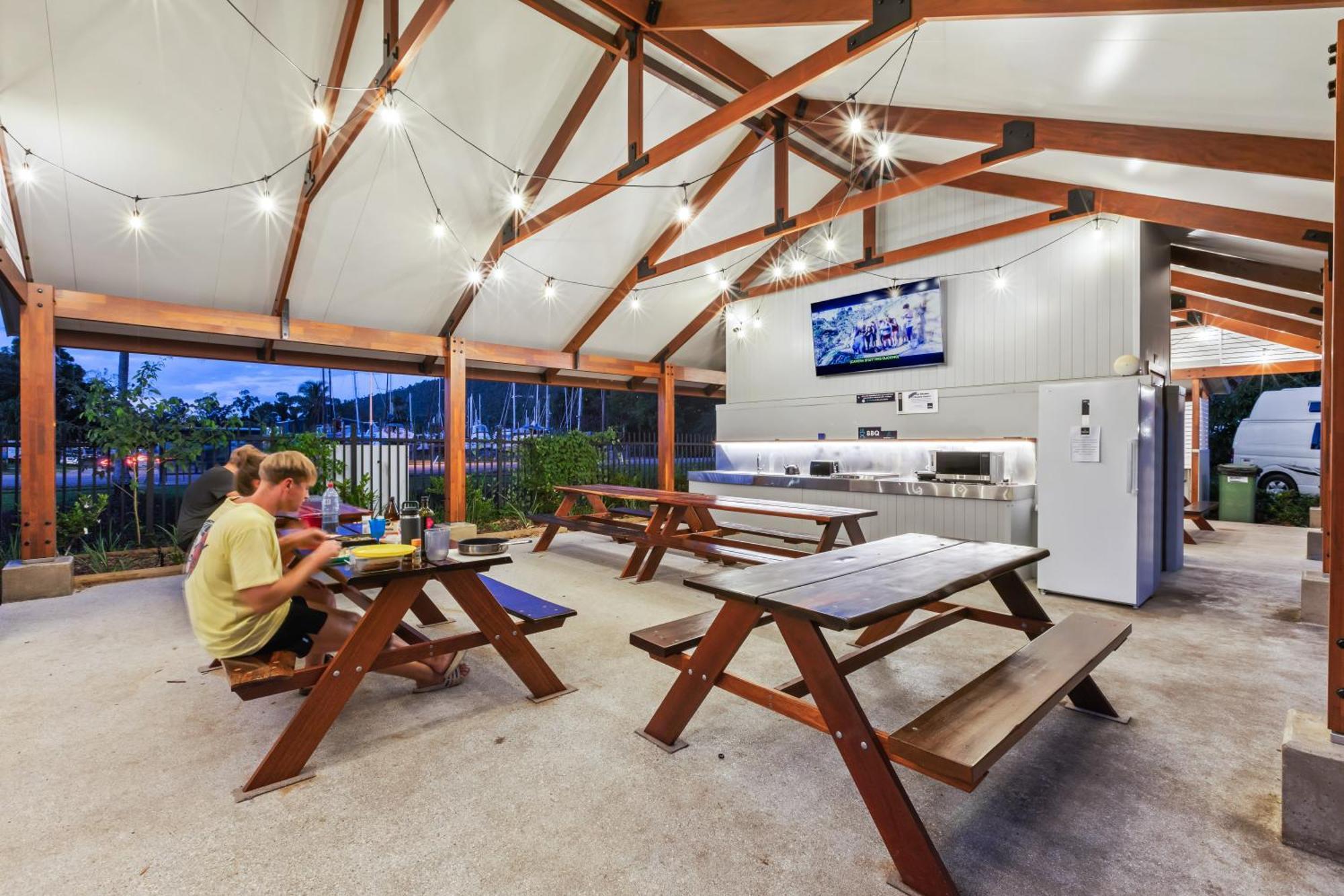 Tasman Holiday Parks - Еърли Бийч Екстериор снимка